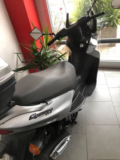 Suzuki UC 150 Epicuro R (2000 - 03) usata