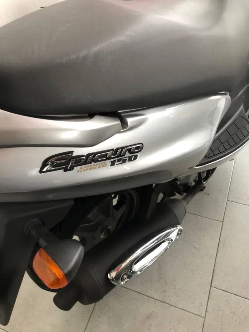 Suzuki UC 150 Epicuro R (2000 - 03) (4)