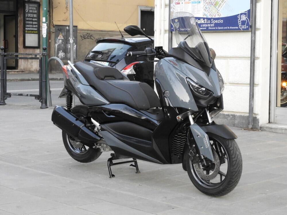 Yamaha X-Max 300 Tech Max (2021 - 24) (2)