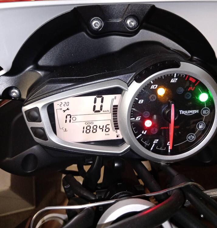 Triumph Street Triple ABS (2013 - 17) (3)