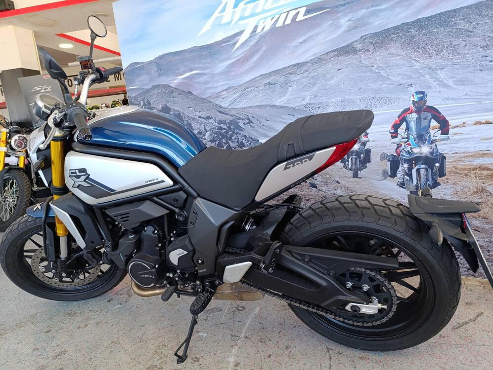 CFMOTO 700CL-X Heritage (2021 - 25) (2)