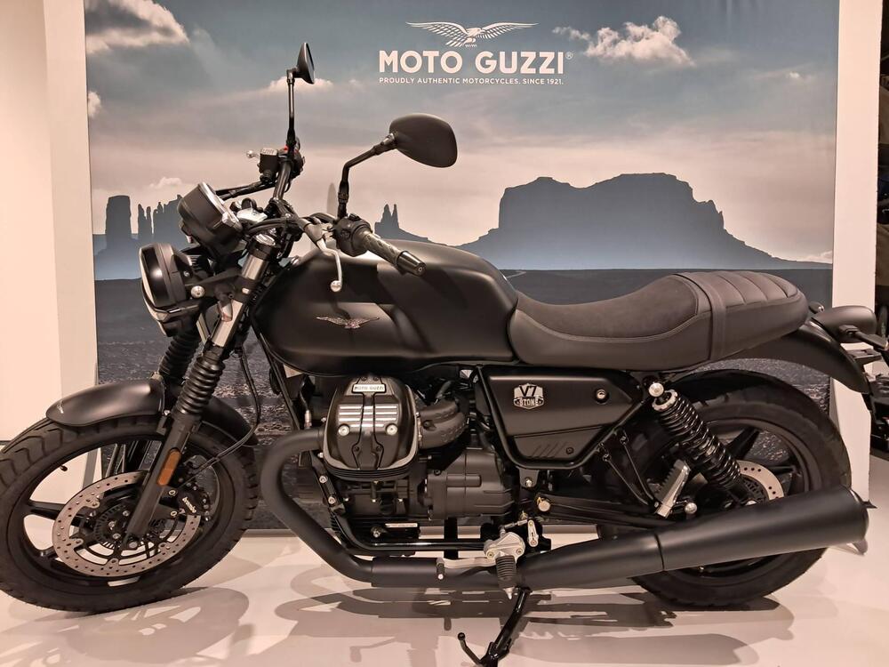 Moto Guzzi V7 Stone (2021 - 25) (5)