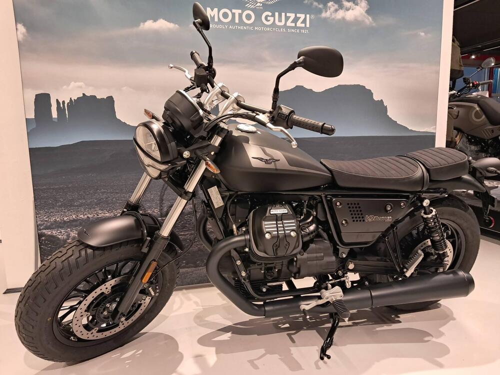 Moto Guzzi V9 Bobber (2021 - 25) (2)