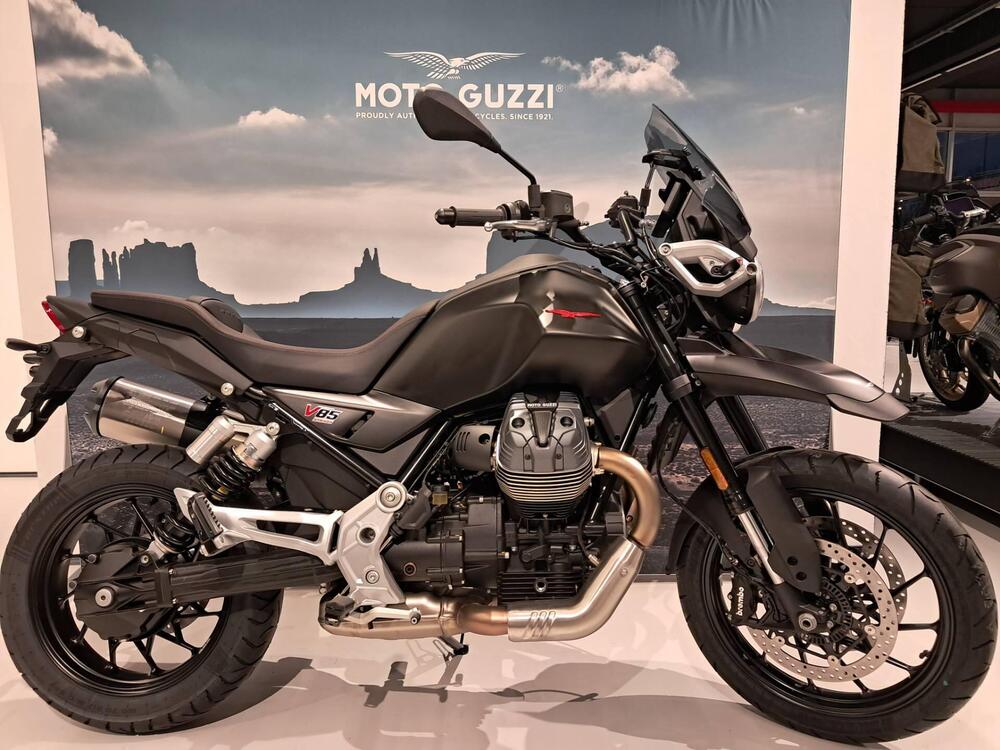 Moto Guzzi V85 Strada (2024 - 25)