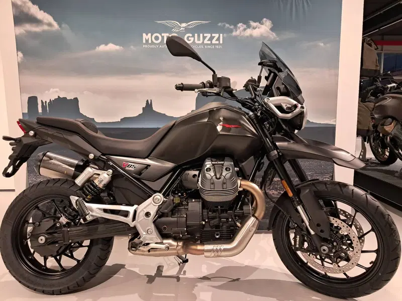 Moto Guzzi V85 Strada (2024 - 26)