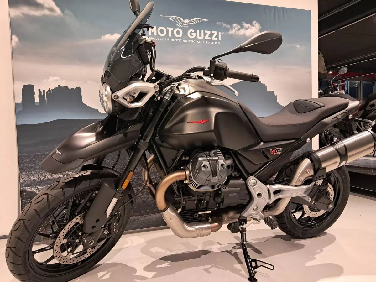 Moto Guzzi V85 Strada (2024 - 26) (6)