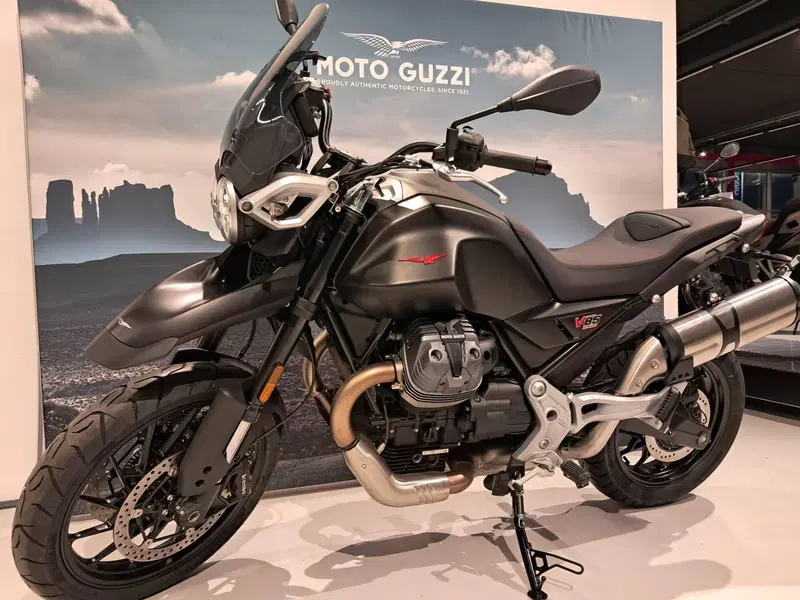 Moto Guzzi V85 Strada (2024 - 26) (6)