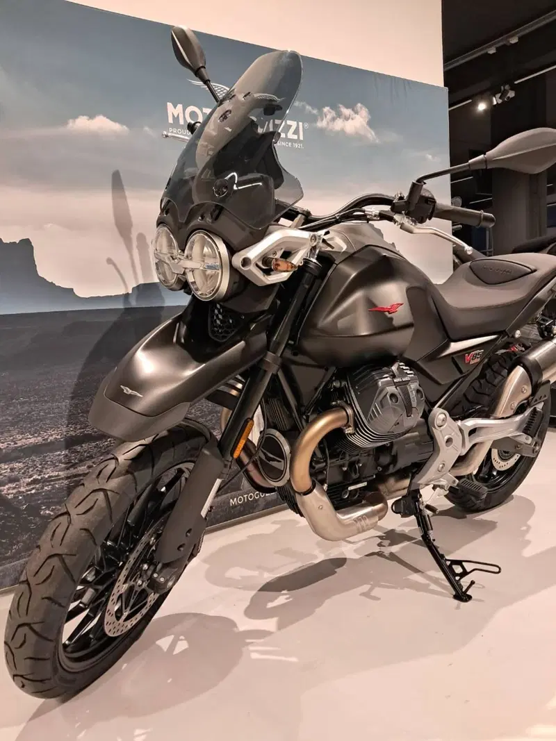 Moto Guzzi V85 Strada (2024 - 26) (7)
