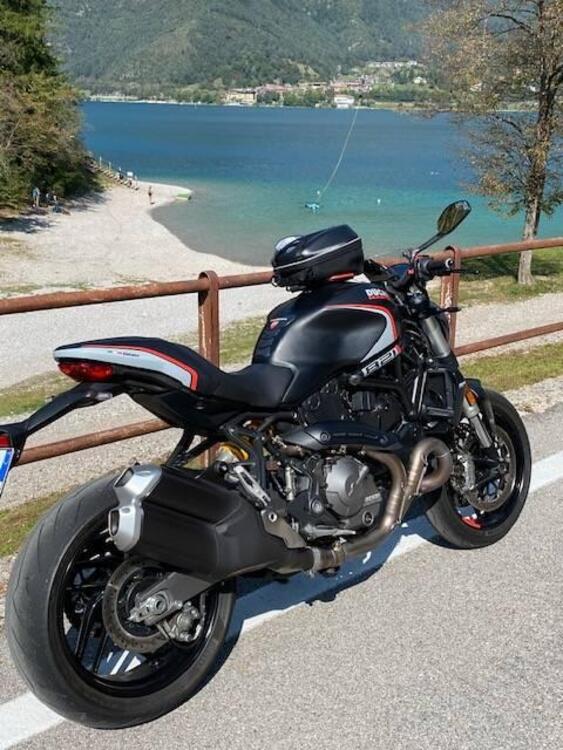 Ducati Monster 821 Stealth (2019 - 20) (2)