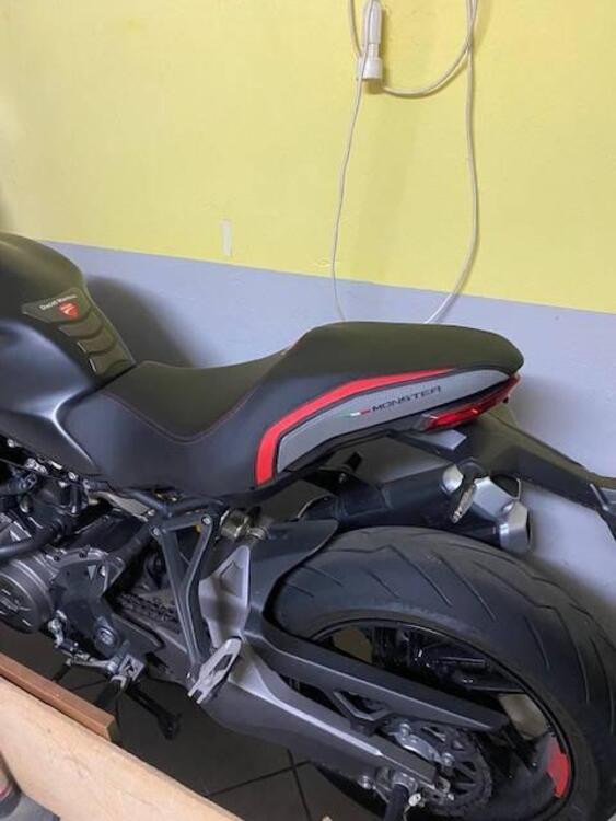 Ducati Monster 821 Stealth (2019 - 20) (3)