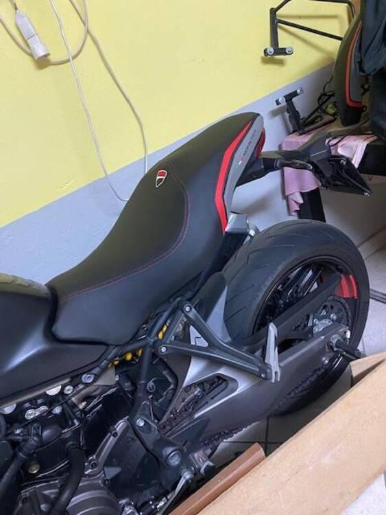 Ducati Monster 821 Stealth (2019 - 20) (4)