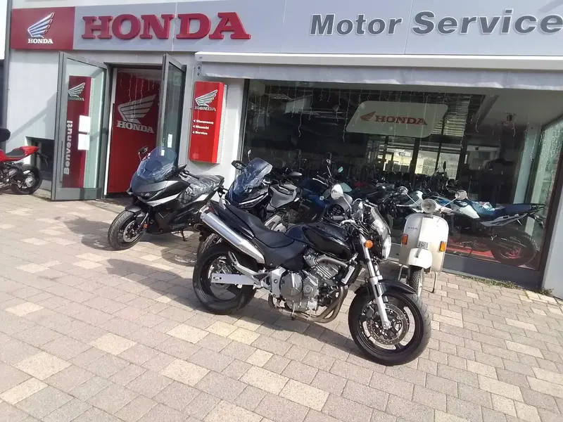 Honda Hornet 600 (2000 - 02) (14)