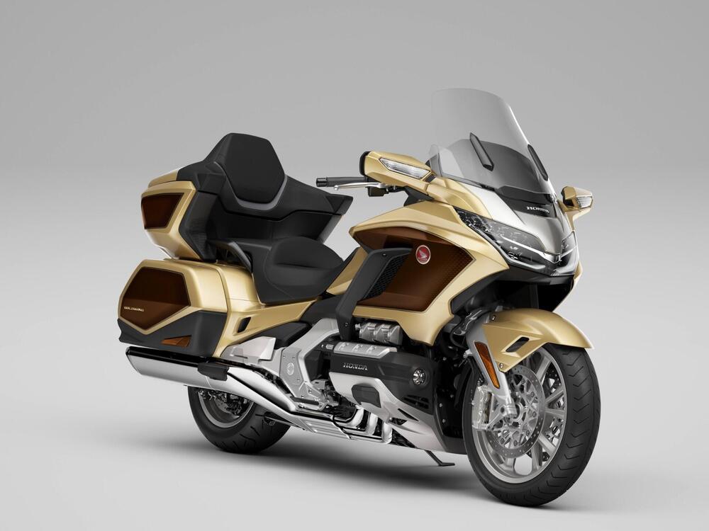 Honda GL 1800 Gold Wing Tour DCT & Airbag (2022 - 24) (2)