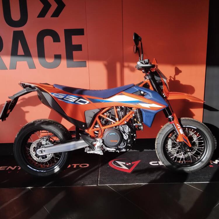 KTM 690 SMC R (2023 - 25)