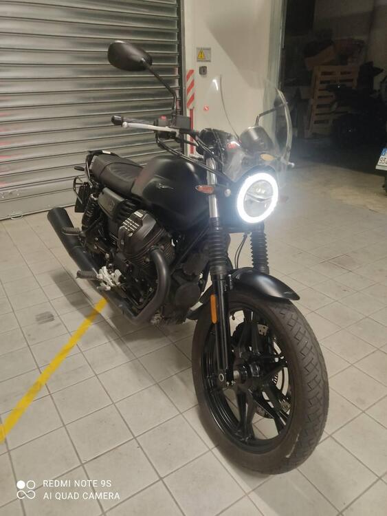 Moto Guzzi V7 III Stone Night Pack (2019 - 20)