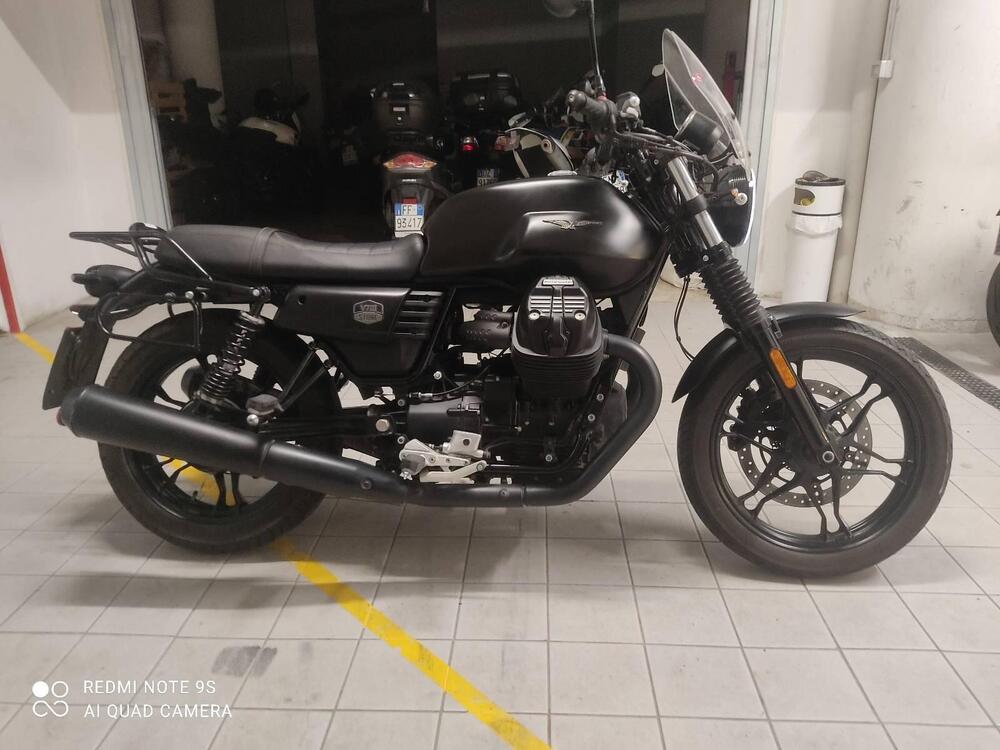 Moto Guzzi V7 III Stone Night Pack (2019 - 20) (2)