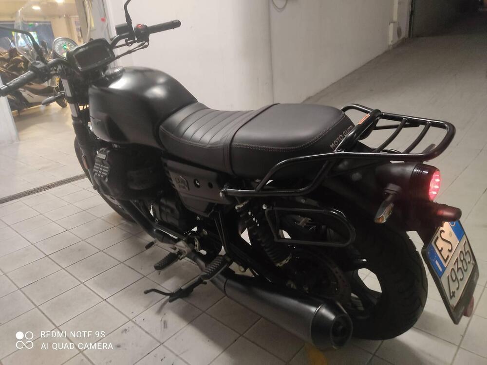 Moto Guzzi V7 III Stone Night Pack (2019 - 20) (5)