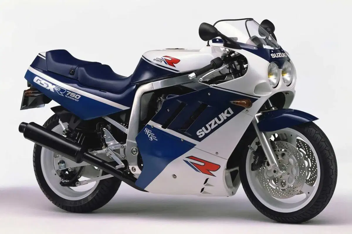 Suzuki GSX-R750 compie 40anni: la meravigliosa terra di mezzo (5)