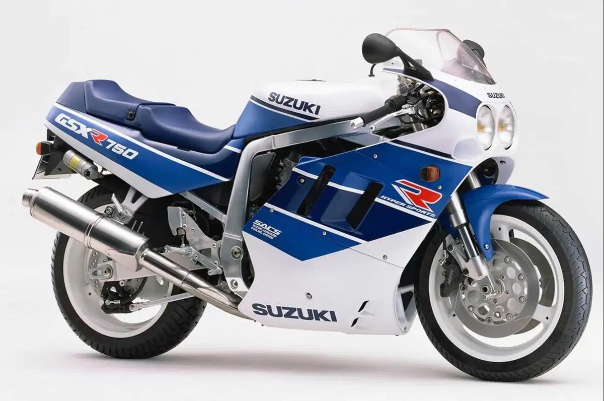 Suzuki GSX-R750 compie 40anni: la meravigliosa terra di mezzo (4)