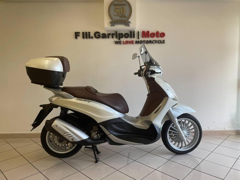 Piaggio Beverly 300 i.e. (2010 - 16) (2)