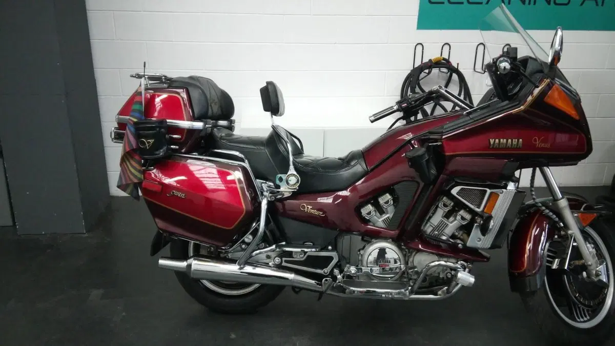 Yamaha XVZ 12 VENTURE (11)