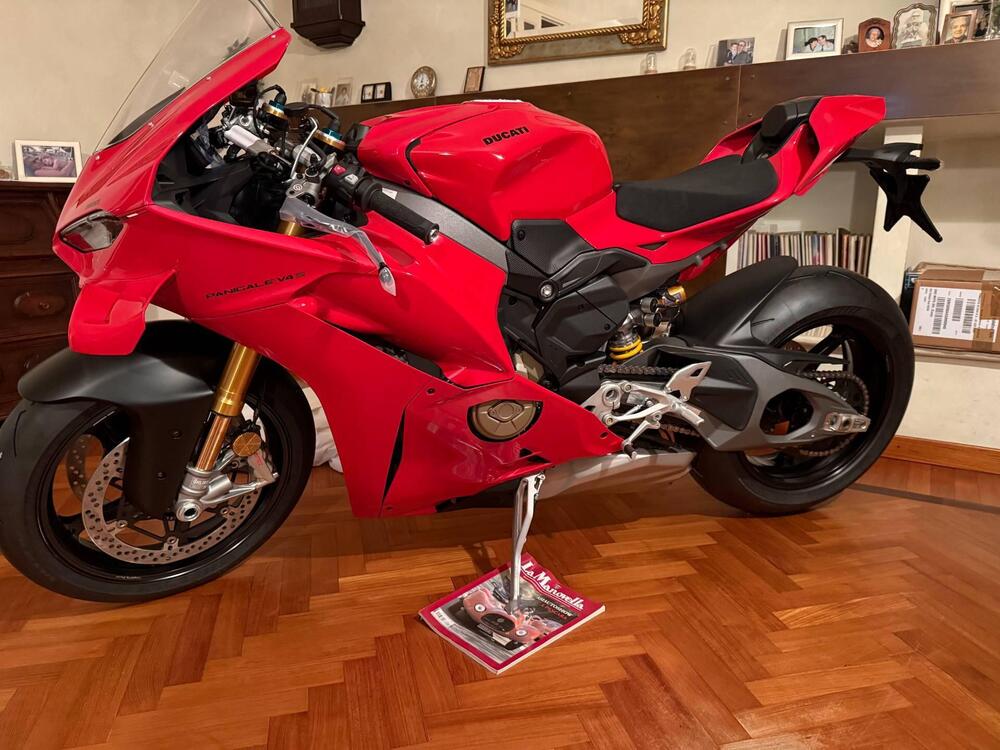 Ducati Panigale V4 S (2025)