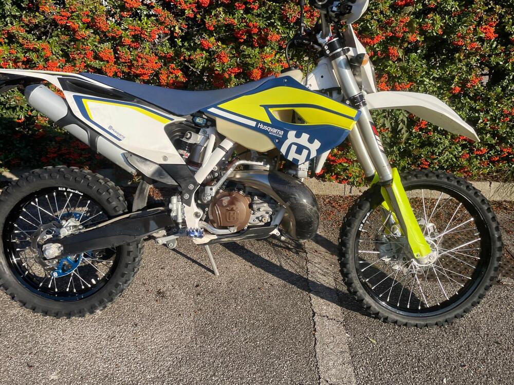 Husqvarna TE 250 (2016) (4)