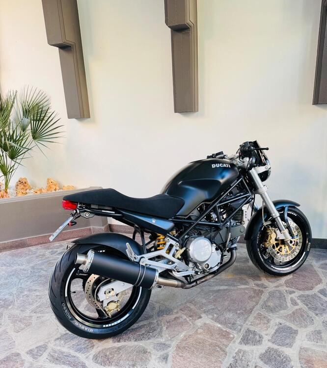 Ducati Monster 750 Dark (1999 - 02) (2)