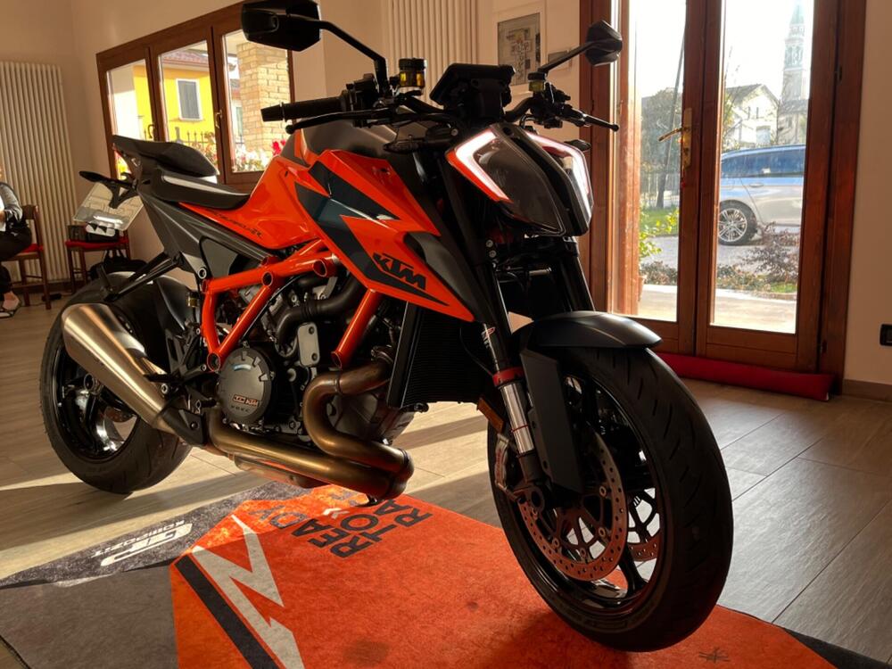 KTM 1290 Super Duke R (2021) (3)