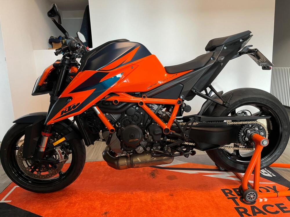 KTM 1290 Super Duke R (2021) (4)