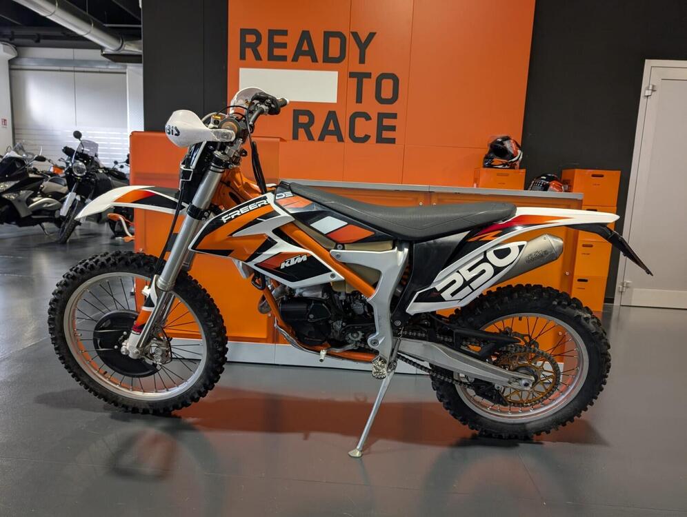 KTM Freeride 250 R (2013 - 17) (2)