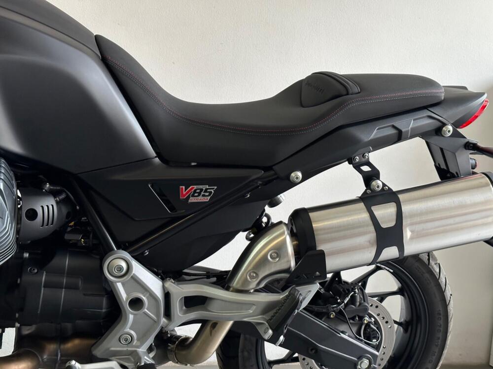 Moto Guzzi V85 Strada (2024 - 25) (4)