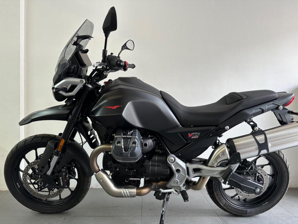 Moto Guzzi V85 Strada (2024 - 25) (3)