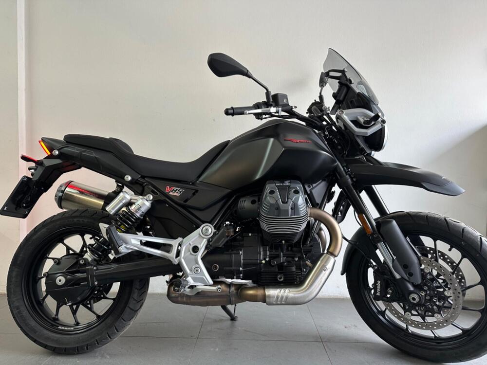 Moto Guzzi V85 Strada (2024 - 25)