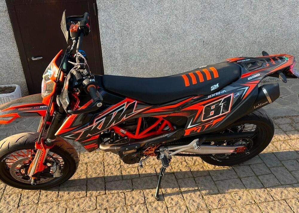 KTM 690 SMC R (2021 - 22) (3)