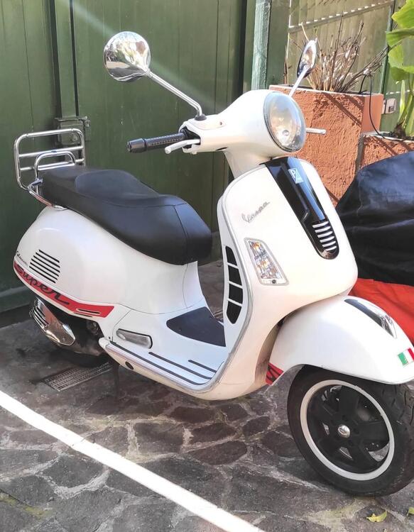 Vespa GTS 300 Super (2008 - 16) (3)