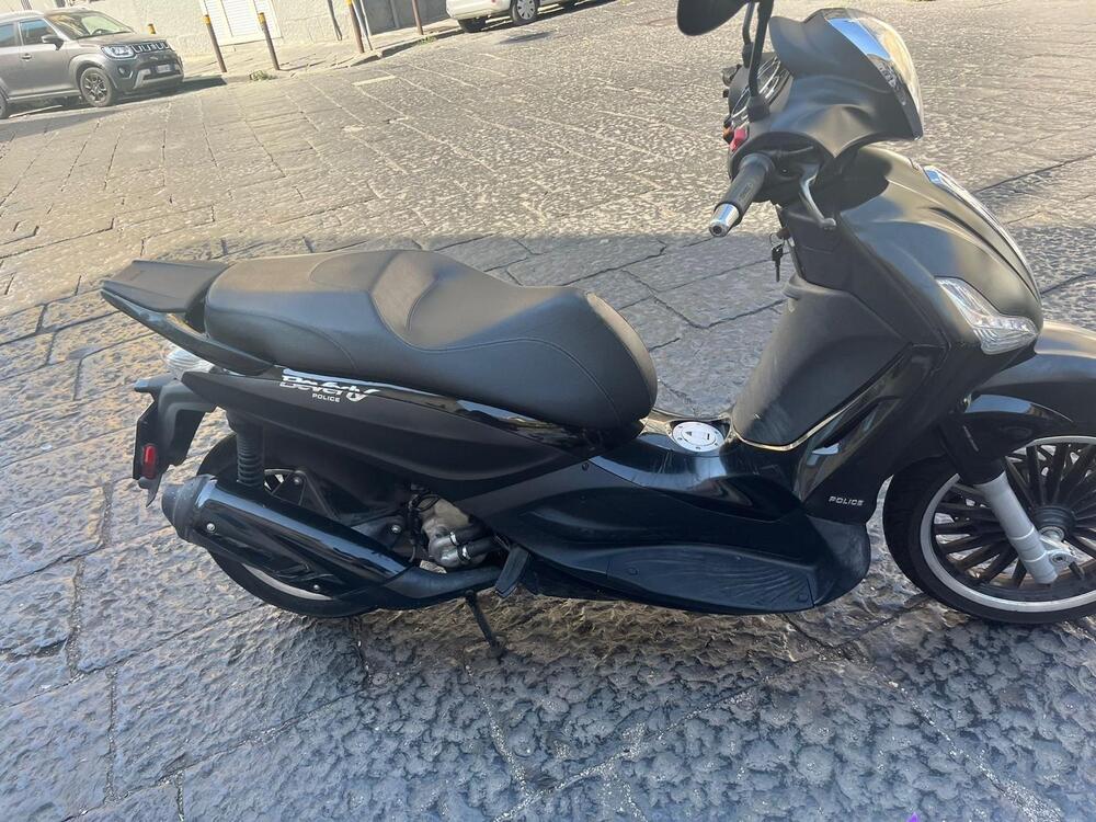 Piaggio Beverly 300 i.e. Police ABS-ASR (2017 - 20) (5)