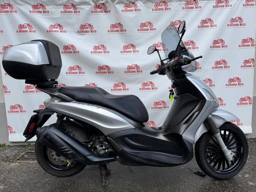 Piaggio Beverly 300 S i.e. ABS-ASR (2016 - 20) (2)