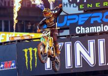 Malcolm Stewart vince a Tampa. Nell'incrdibile serata Tomac si infortuna. La 250 è di Anstie