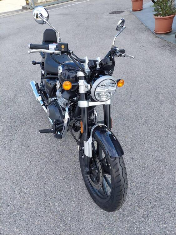 Royal Enfield Super Meteor 650 (2023 - 25) (4)