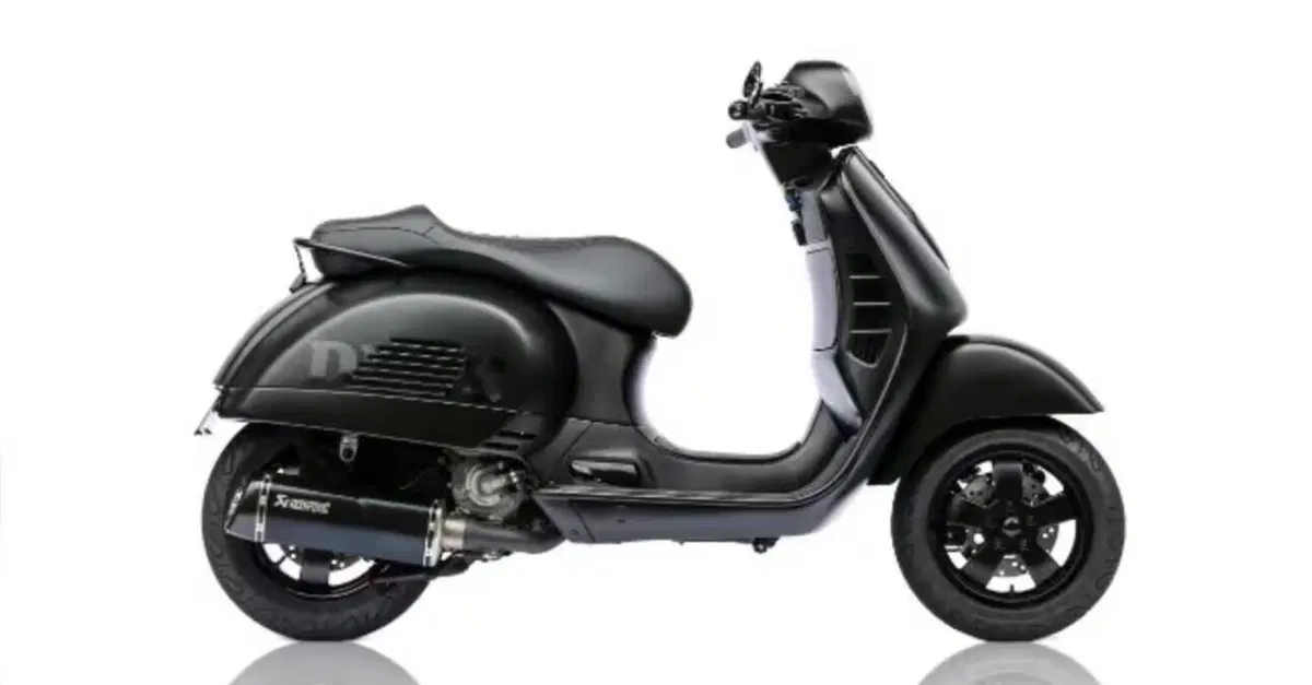 La Vespa &ldquo;Don&rsquo;t Panic&rdquo; di Deus: l'eleganza di un abito su misura [GALLERY]