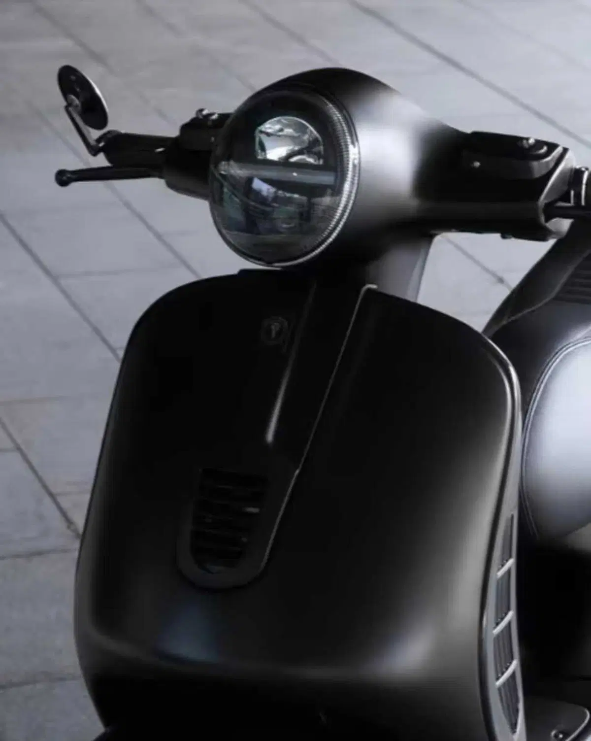 La Vespa “Don’t Panic” di Deus: l'eleganza su misura su due ruote  (2)