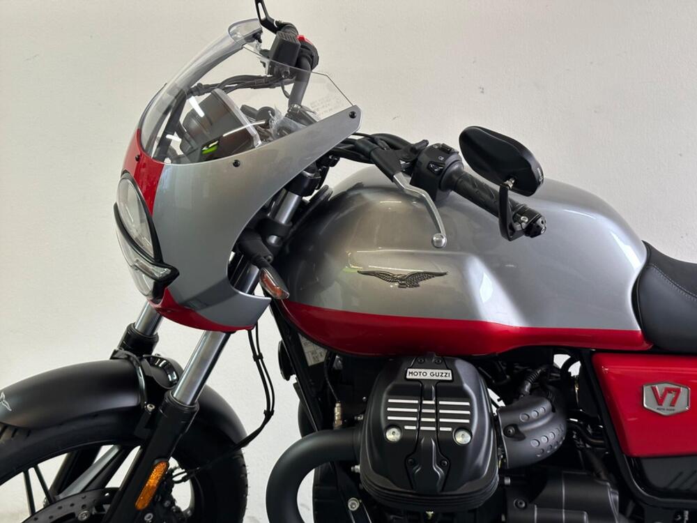 Moto Guzzi V7 Stone Corsa (2023 - 25) (5)