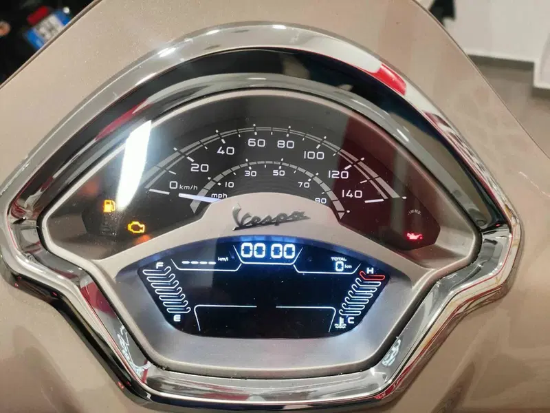 Vespa GTS 310 (2025 - 26) (8)