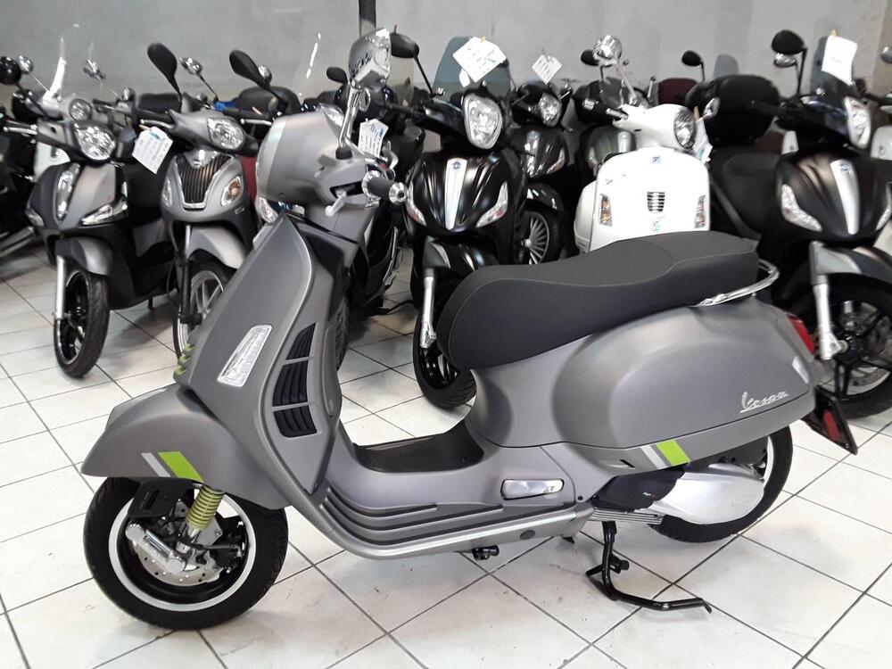 Vespa GTS 300 Supertech Hpe (2021 - 22) (2)