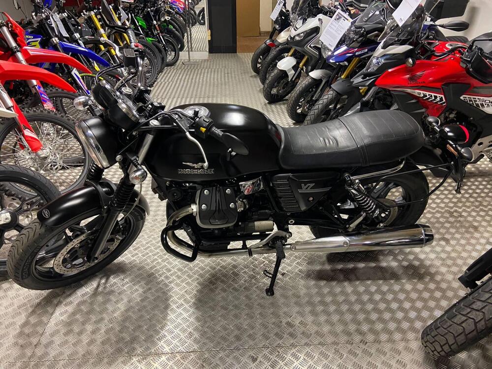 Moto Guzzi V7 Stone (2012 - 15) (5)