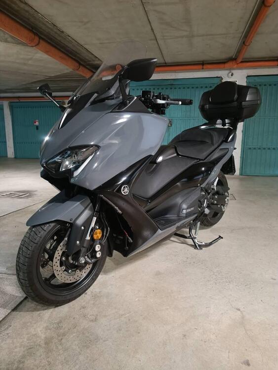 Yamaha T-Max 560 Tech Max (2021)