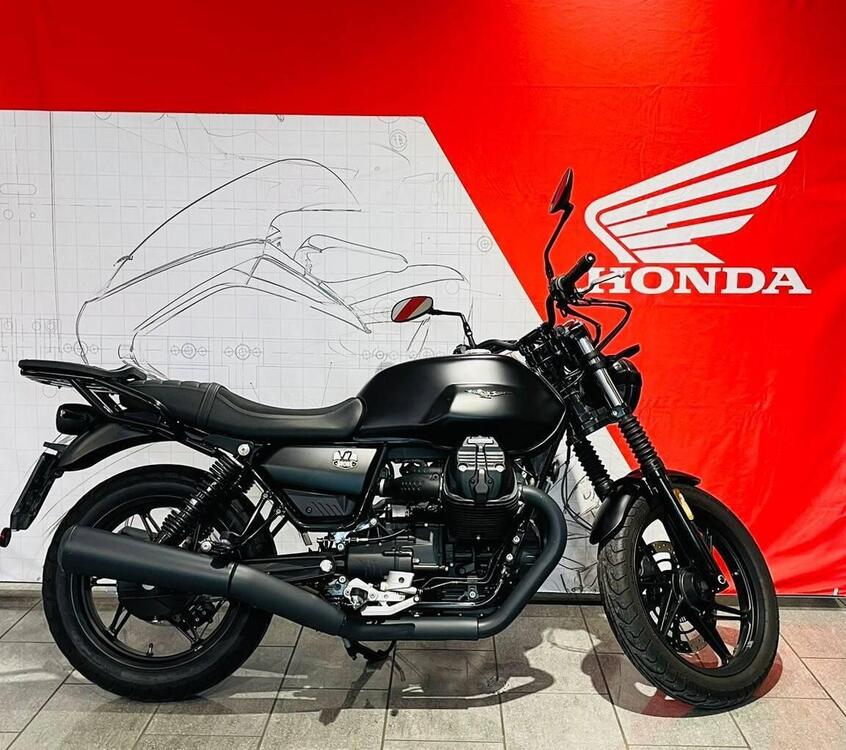 Moto Guzzi V7 Stone Centenario (2021 - 22)