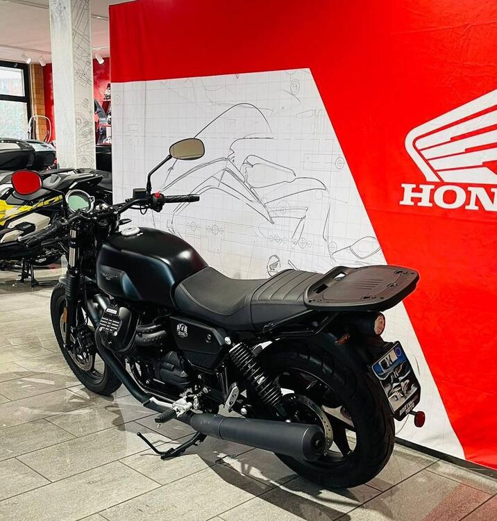 Moto Guzzi V7 Stone Centenario (2021 - 22) (5)