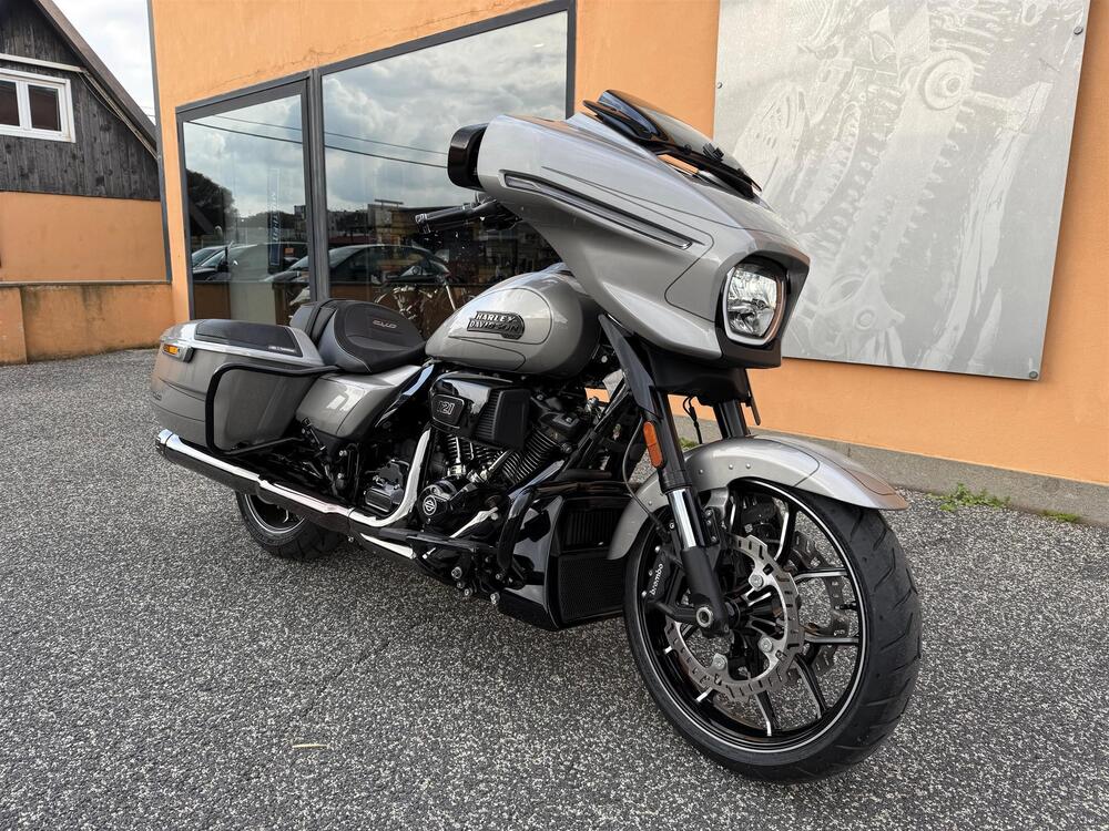 Harley-Davidson CVO Street Glide (2023) (3)